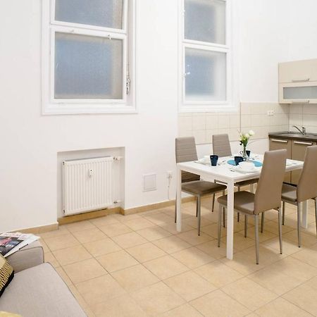 Cosy & Central A/C Apartment Budapest Luaran gambar
